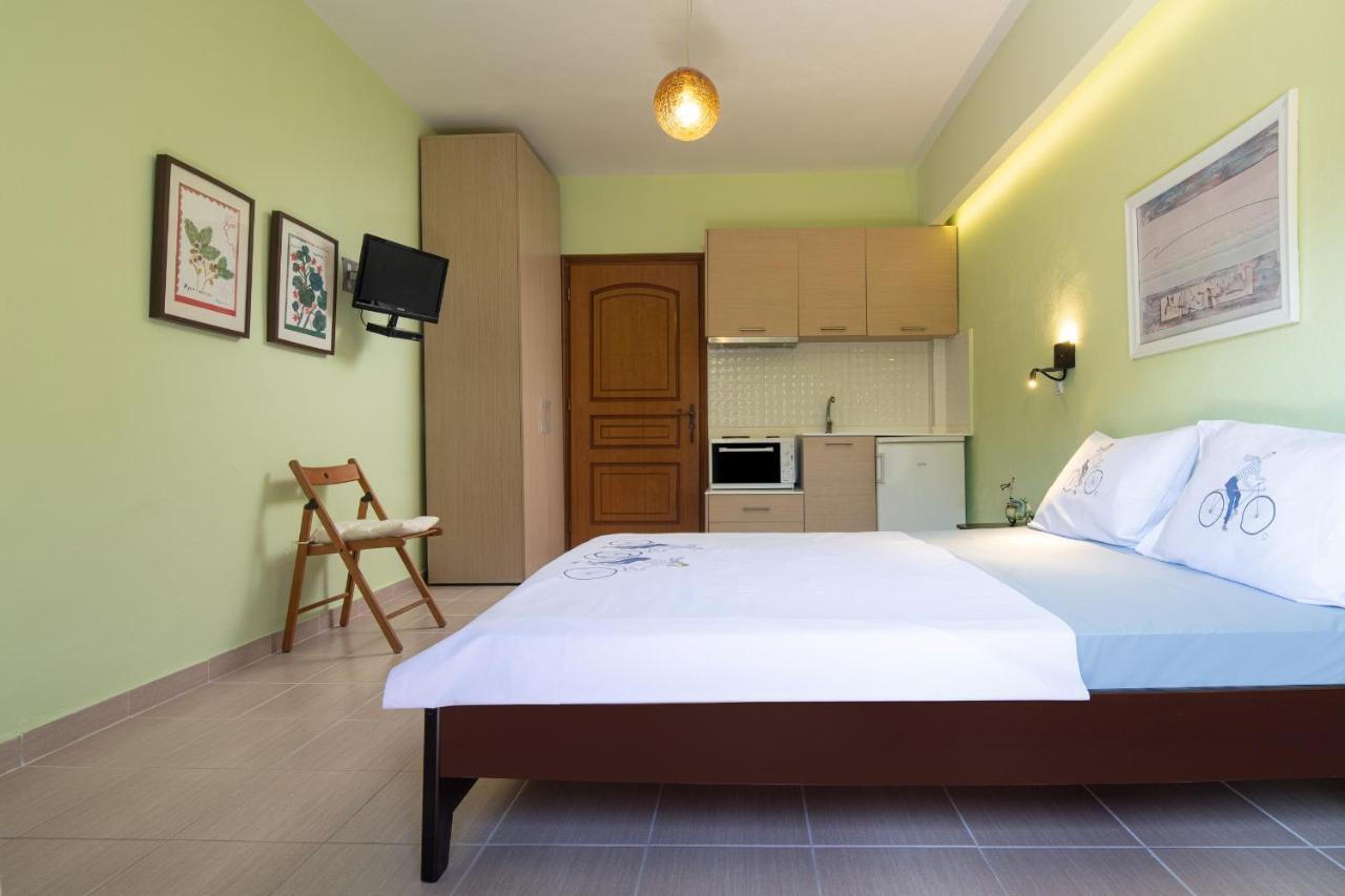 Hotel Niriides Porto Koufo Exterior foto